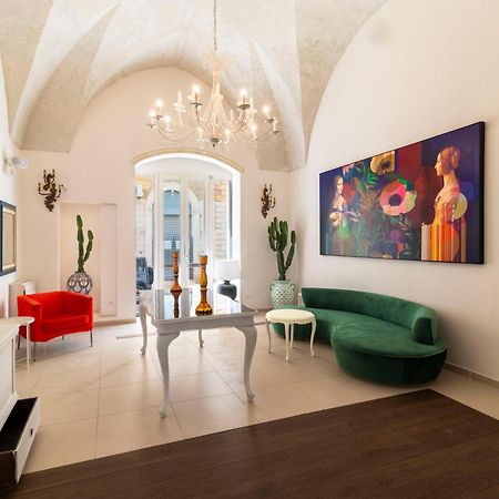 Palazzo Cavour Bed & Breakfast Lecce Bagian luar foto