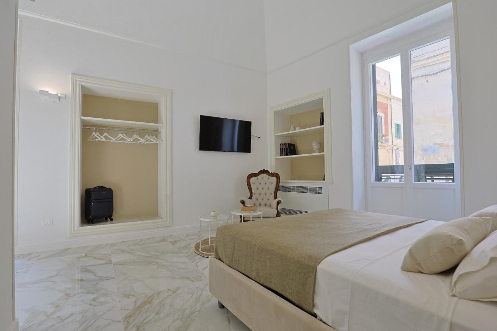 Palazzo Cavour Bed & Breakfast Lecce Bagian luar foto