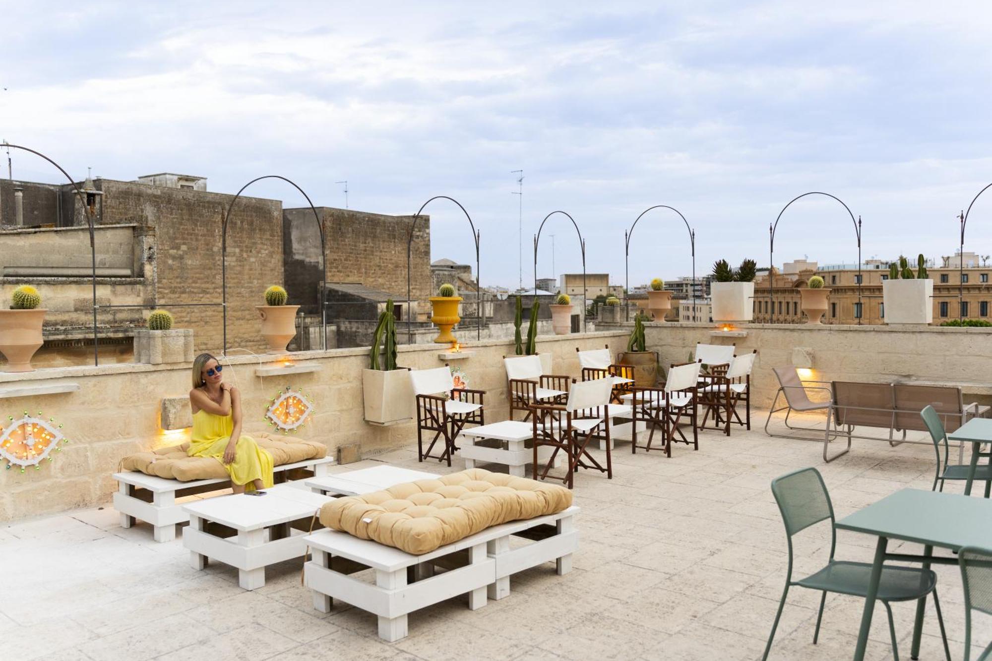 Palazzo Cavour Bed & Breakfast Lecce Bagian luar foto